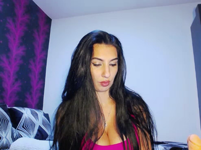 BrunetteBabe69