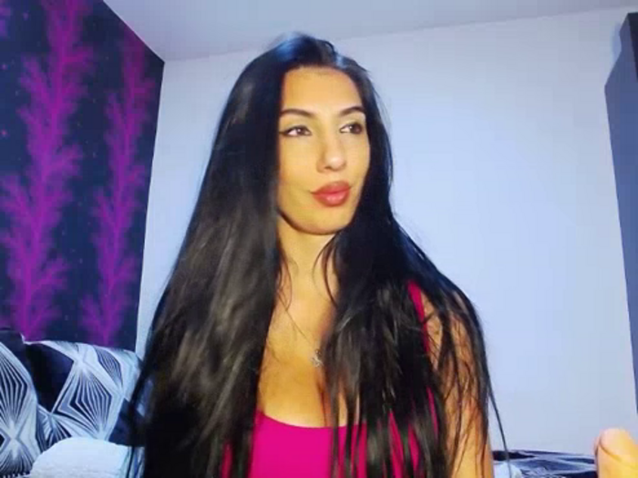 BrunetteBabe69