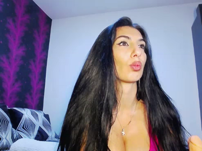 BrunetteBabe69