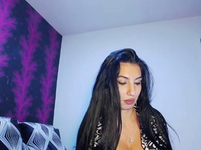 BrunetteBabe69