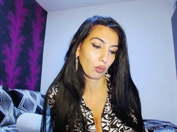 BrunetteBabe69