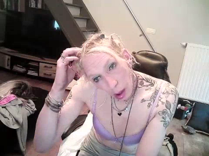 AnnyNChris
