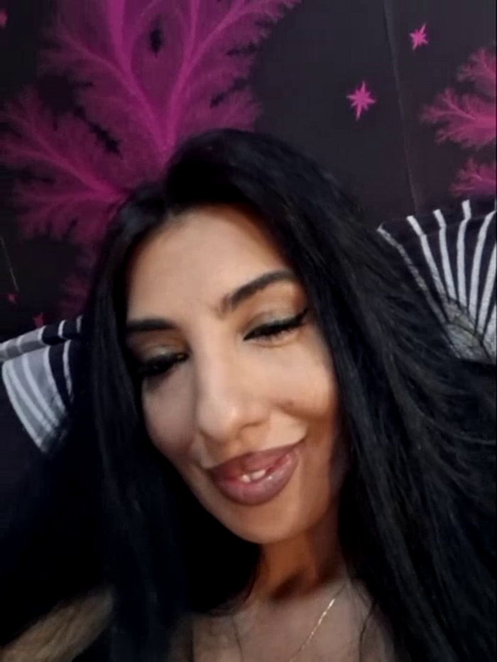 BrunetteBabe69