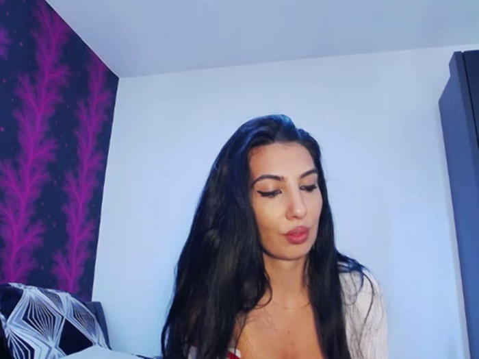BrunetteBabe69