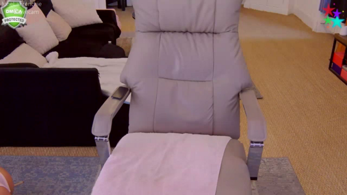 JuneLaFrenchie