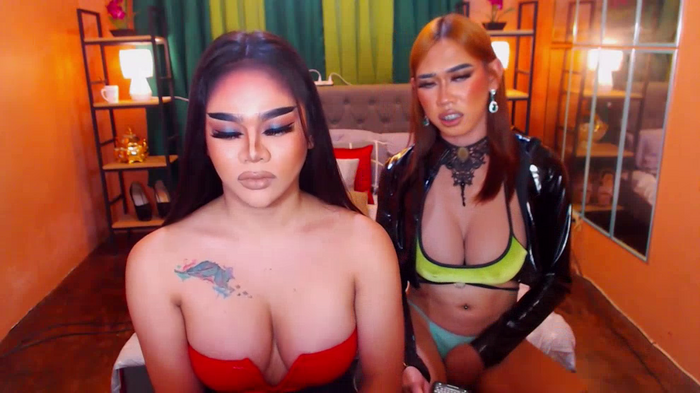 TwoLegendaryQueens