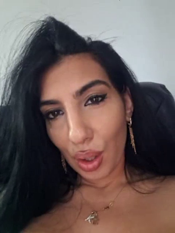 BrunetteBabe69