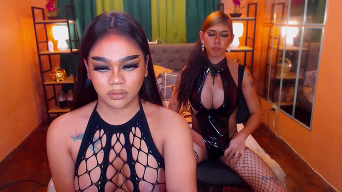 TwoLegendaryQueens