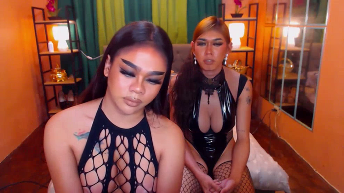 TwoLegendaryQueens