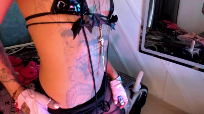 ErotickBellaTrix