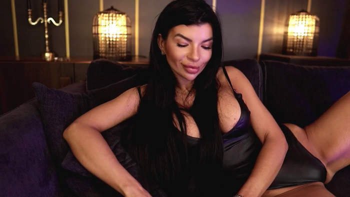 EleniaDevons